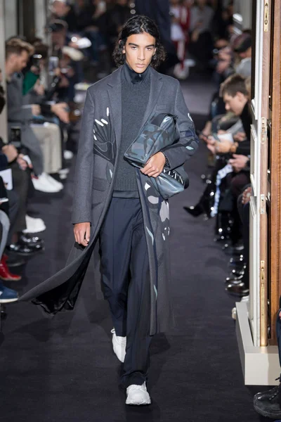 Look 2